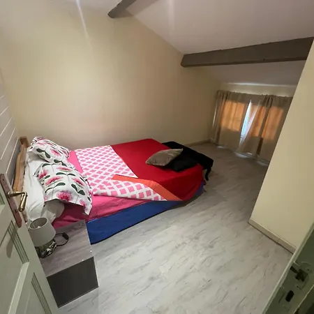 2 Bord De Apartment Farinole